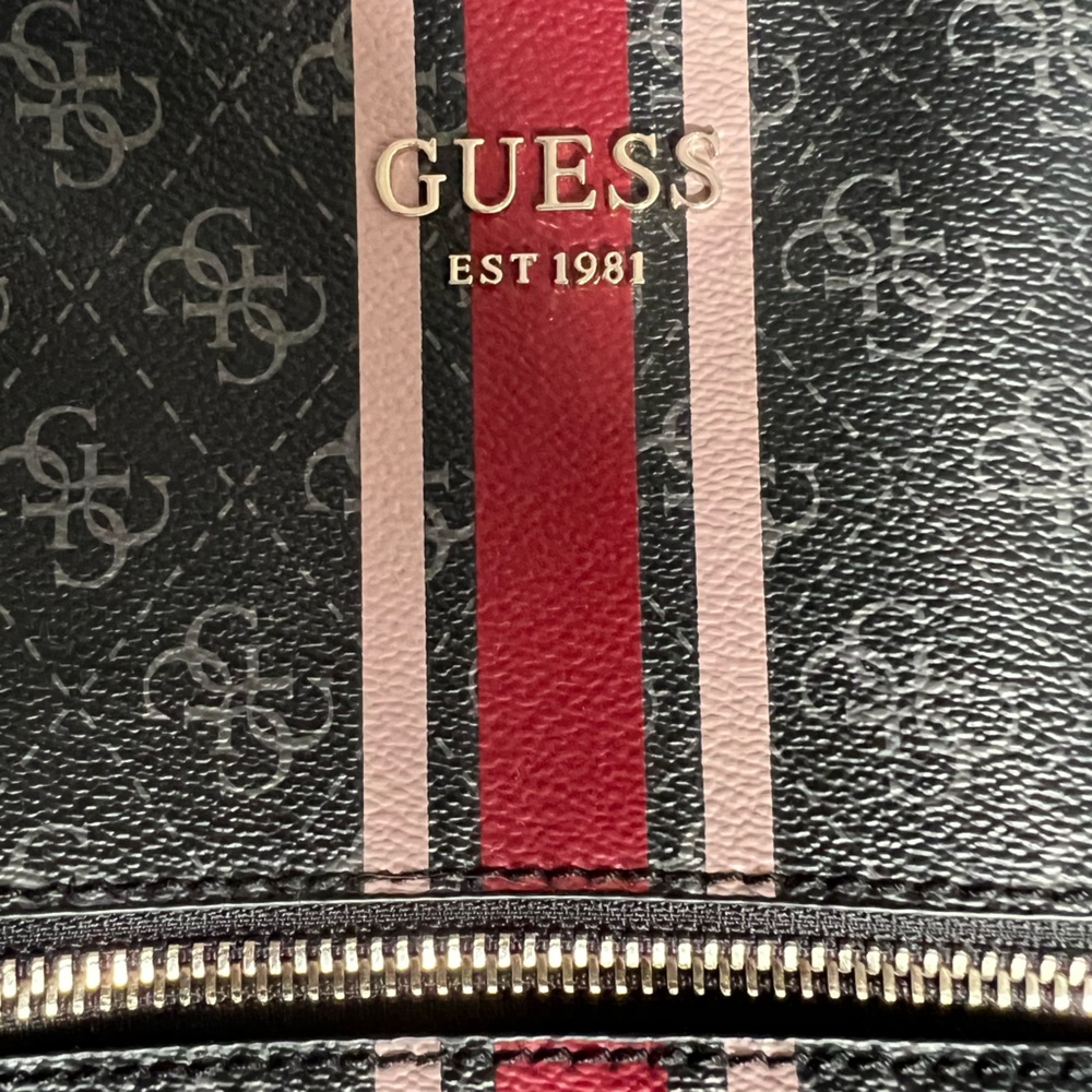guess backpack - Picture 2 of 3